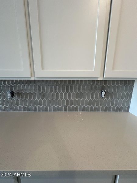 SR40 Lot 316 - Kitchen Backsplash