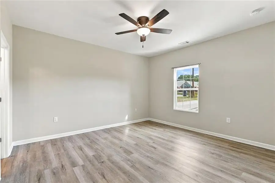 Spacious, unfurnished interior of a new home in , Temple (Image 26).