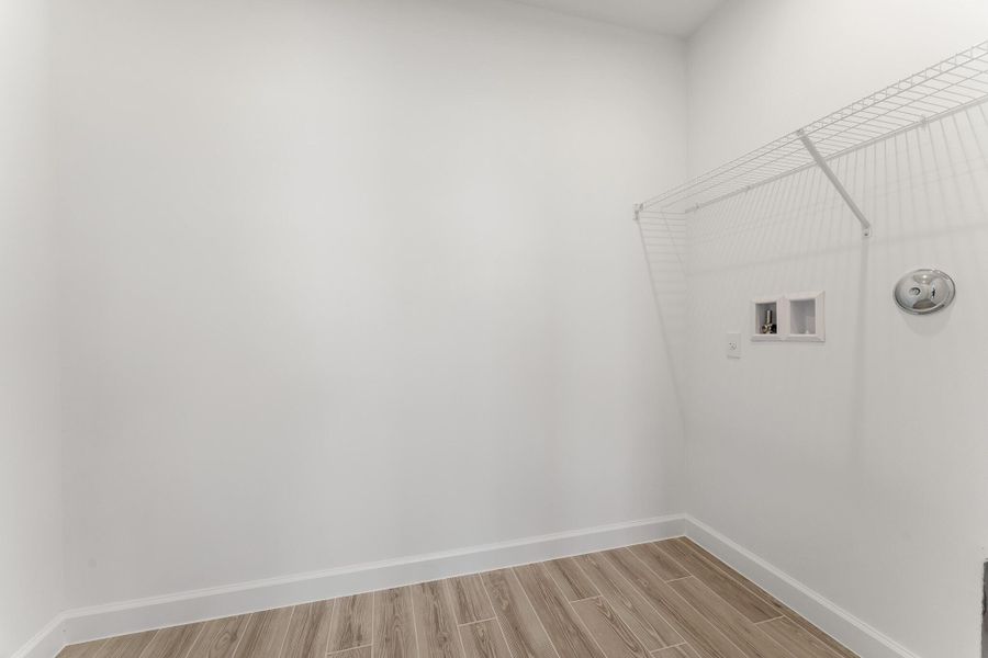 Spacious, unfurnished interior of a new home in Tradition - Cadence, Port St. Lucie (Image 17).