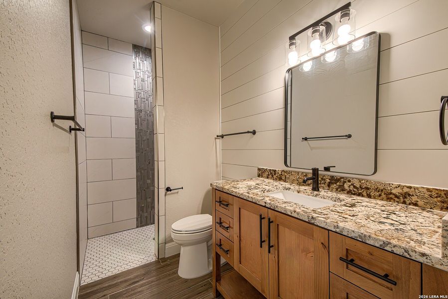 Furnished interior view inside a new home in , La Vernia (Image 9).