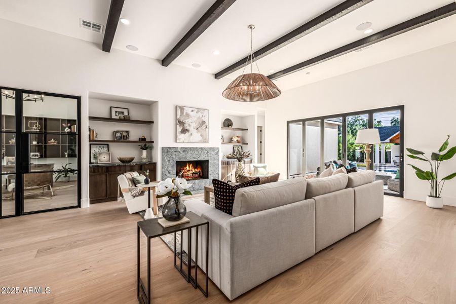 16 - Del Paisano Calle 16 - Del Paisano Calle