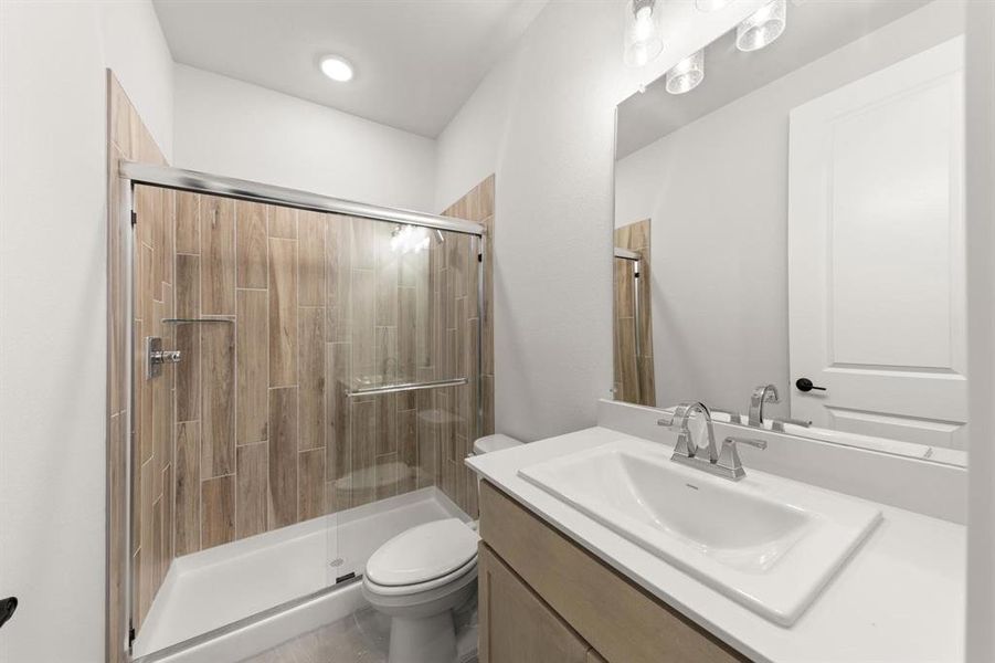 4_05. 7228 Ladybug - 2ND Bath