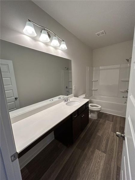 Furnished interior view inside a new home in Emerald Oaks Estates, Rome (Image 8).