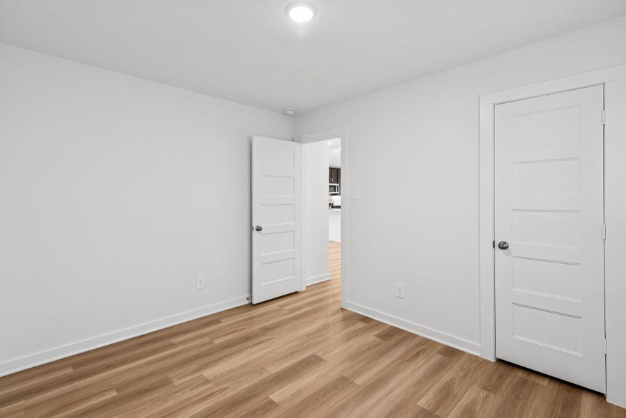 Spacious, unfurnished interior of a new home in Wildrye, Waller (Image 17).