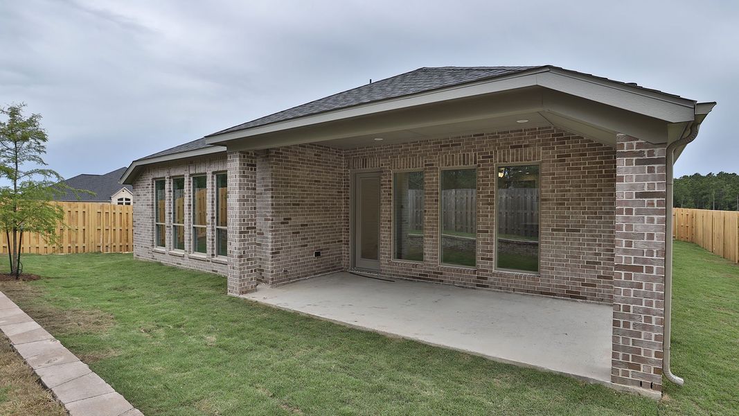 Exterior details and patio area of a home in COLTON, Todd Mission (Image 3).