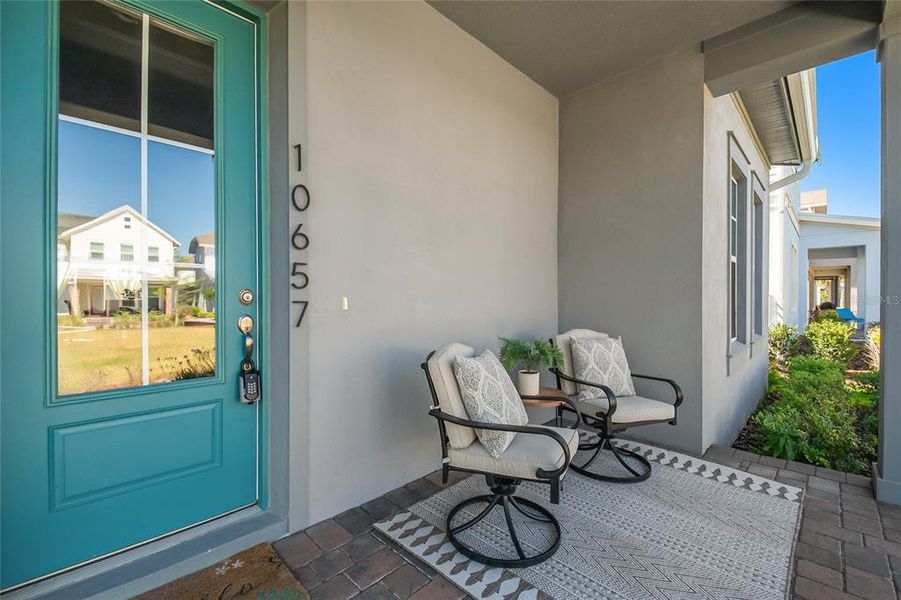 Exterior details and patio area of a home in , Orlando (Image 25).