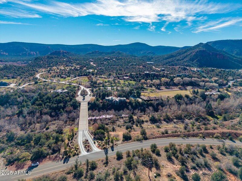 28-10 Amber Cliffs Way-DJI_2025122111082