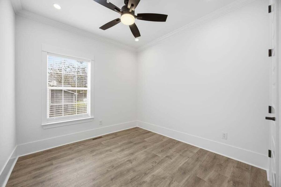 Spacious, unfurnished interior of a new home in , North Charleston (Image 10).