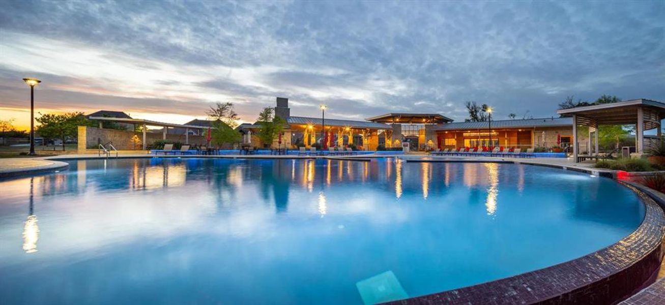 Community amenities in Trinity Falls 60, McKinney (Image 17).