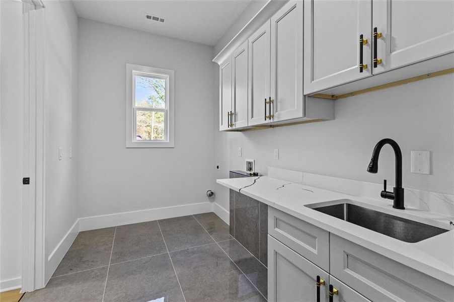 Furnished interior view inside a new home in , Monroe (Image 16).