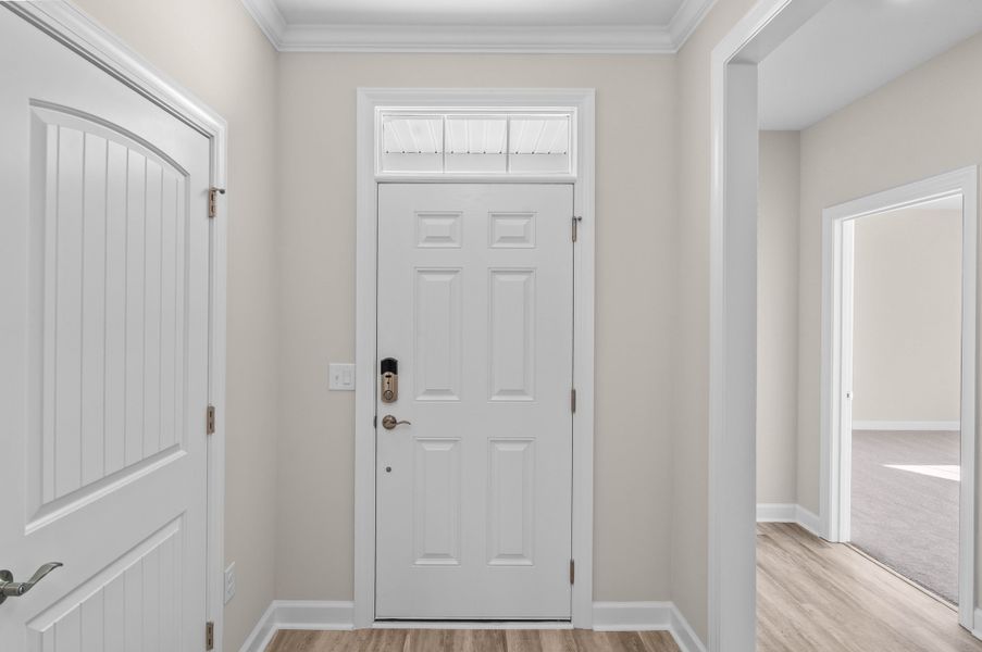 Spacious, unfurnished interior of a new home in Coastal Club of the Carolinas, Calabash (Image 23).
