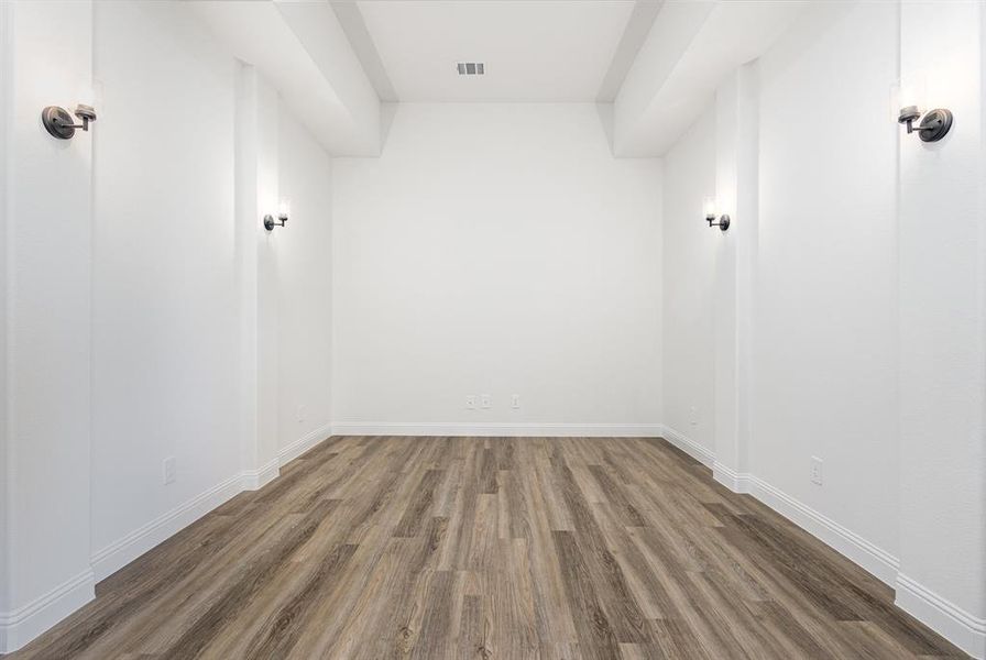 Spacious, unfurnished interior of a new home in Sagebrush Addition, Midlothian (Image 18).