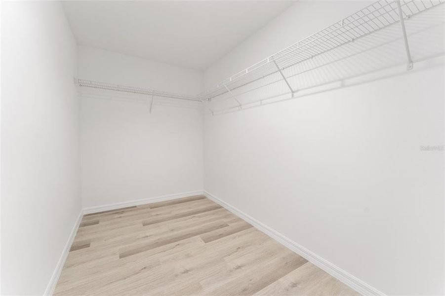 Spacious, unfurnished interior of a new home in , Silver Springs (Image 35).