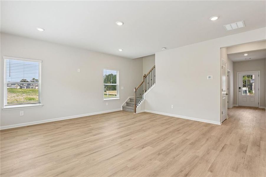 Spacious, unfurnished interior of a new home in Ivey Township, Dallas (Image 22).