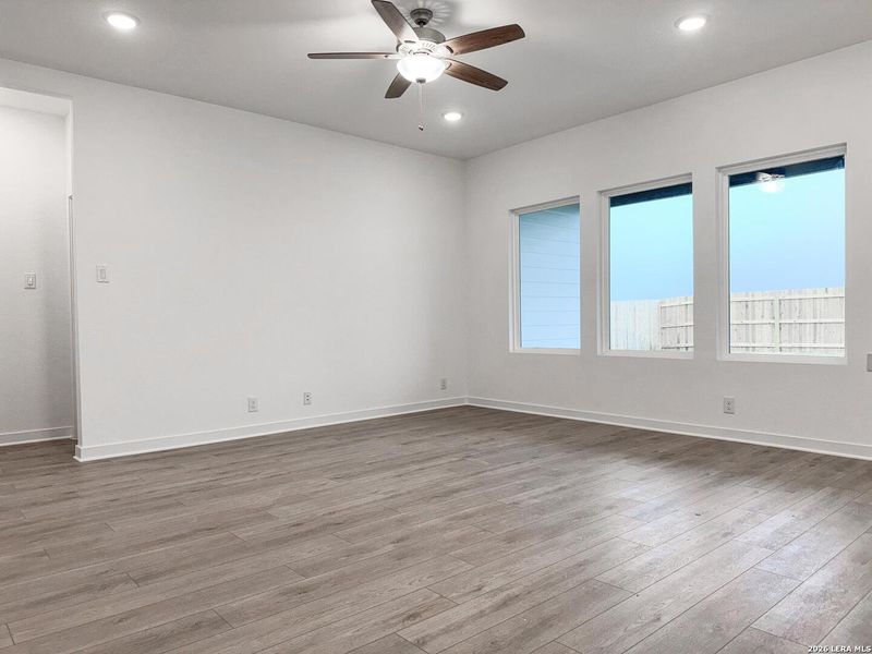 Spacious, unfurnished interior of a new home in Cordova Trails, Seguin (Image 19).