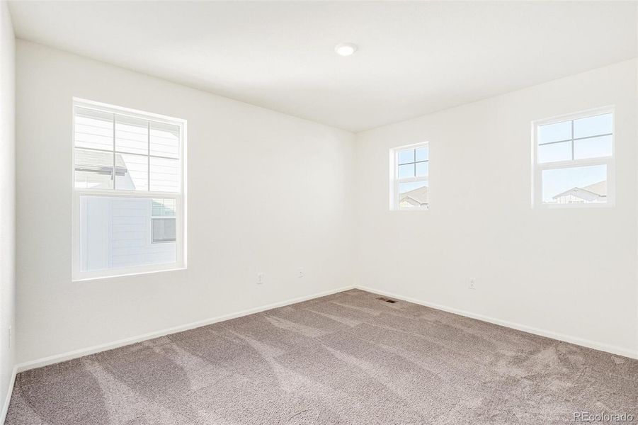 Spacious, unfurnished interior of a new home in Farmlore, Brighton (Image 17).