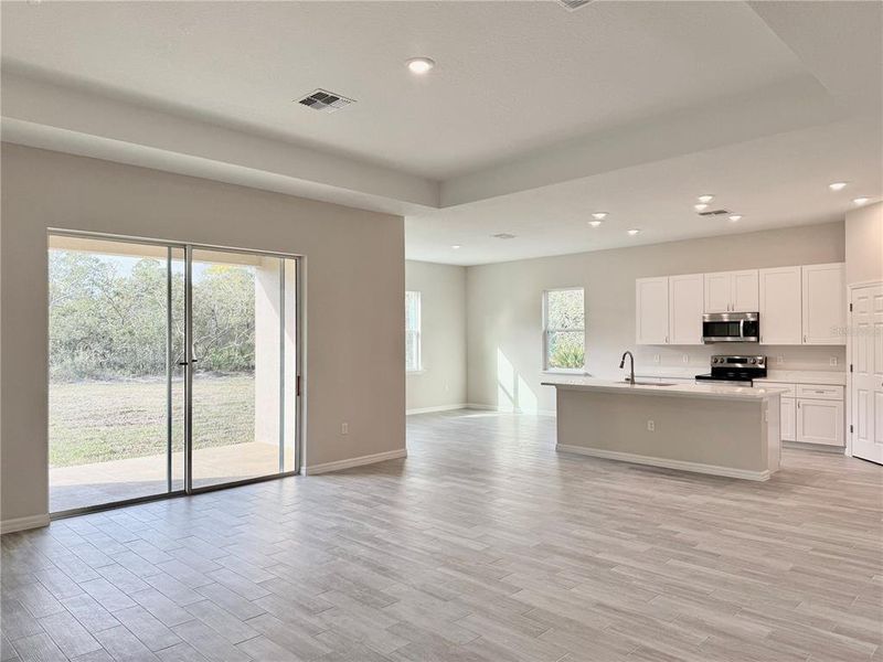 Spacious, unfurnished interior of a new home in , Eustis (Image 35).