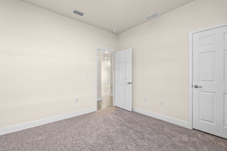 Spacious, unfurnished interior of a new home in Lake Merial, Panama City (Image 20).