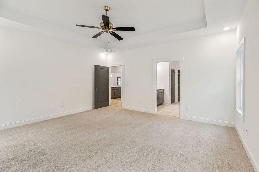 Spacious, unfurnished interior of a new home in Flint Farms, Concord (Image 19).