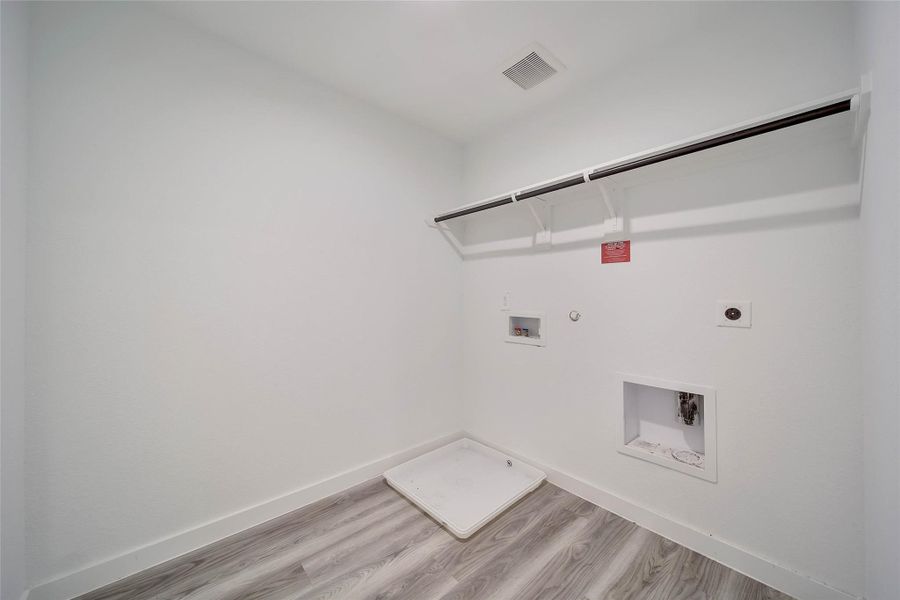 Spacious, unfurnished interior of a new home in City Gate, Houston (Image 15).
