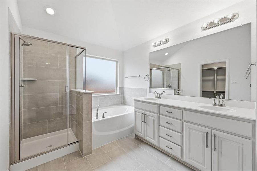 Double Vanity, Garden Tub and Large Shower Double Vanity, Garden Tub and Large Shower