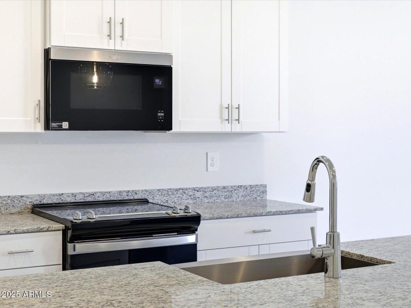 24602 W CHAMBERS Street