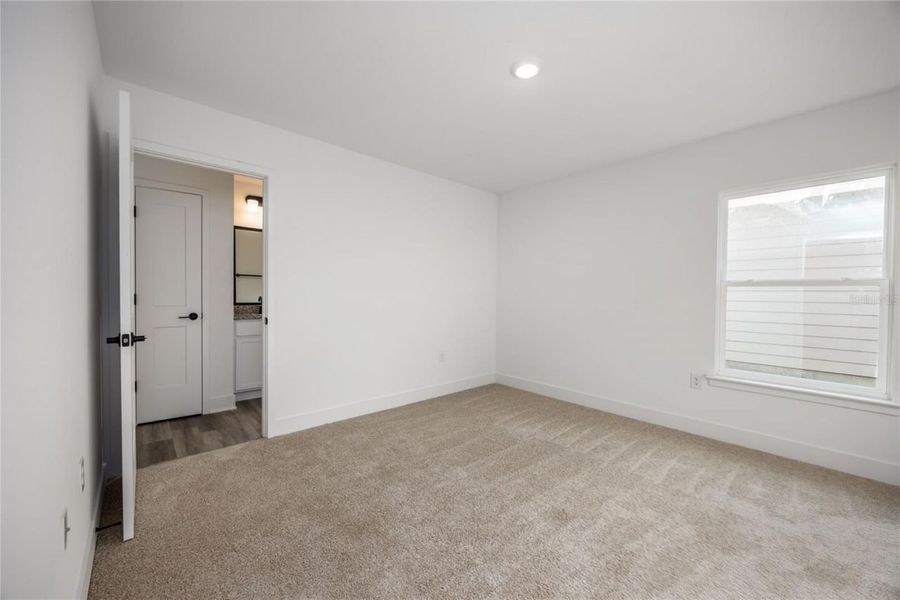 Spacious, unfurnished interior of a new home in Kirkland Farms, Alachua (Image 20). Spacious, unfurnished interior of a new home in Kirkland Farms, Alachua (Image 20).