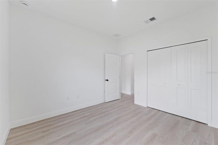 Spacious, unfurnished interior of a new home in , Ocala (Image 21).