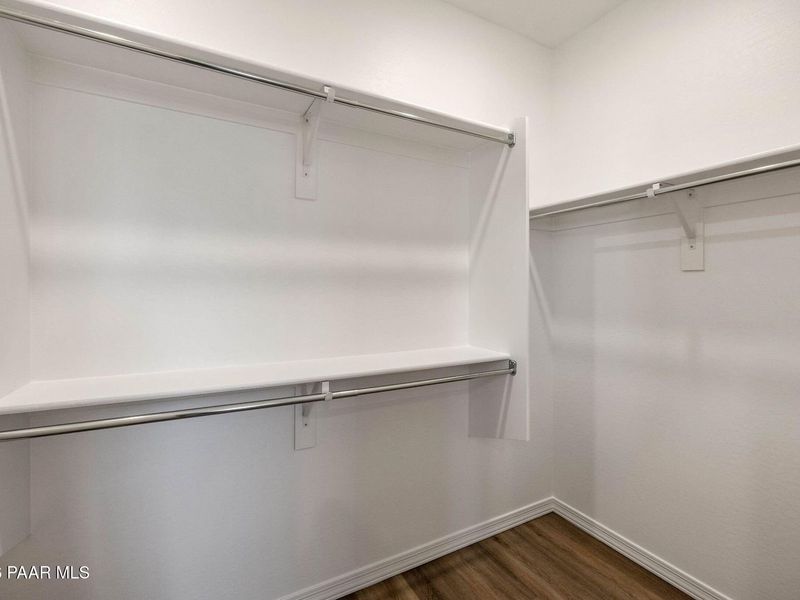 Spacious, unfurnished interior of a new home in North Ridge at Pronghorn Ranch, Prescott Valley (Image 27).