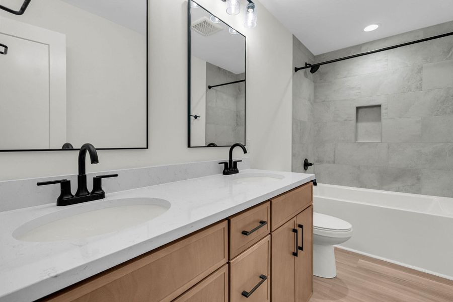 Furnished interior view inside a new home in , Charleston (Image 36).