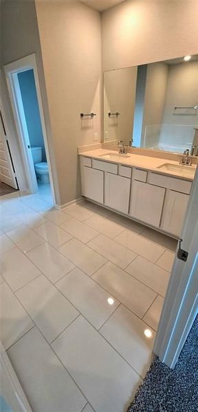 Furnished interior view inside a new home in Sunterra, Katy (Image 72). Furnished interior view inside a new home in Sunterra, Katy (Image 72).