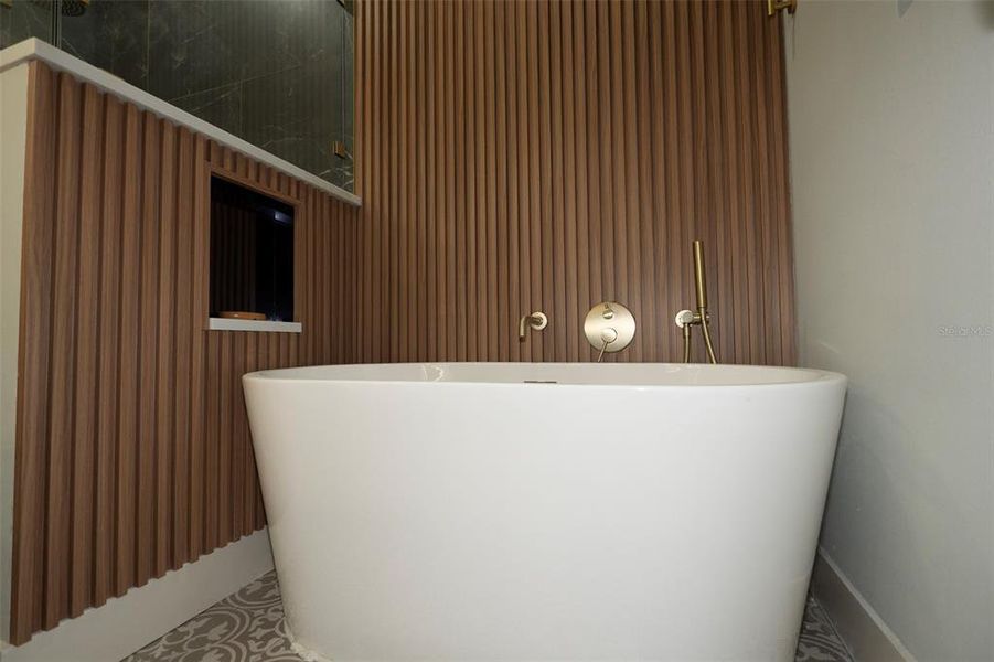 Close-up of interior finishes inside a home in , Tampa (Image 17).