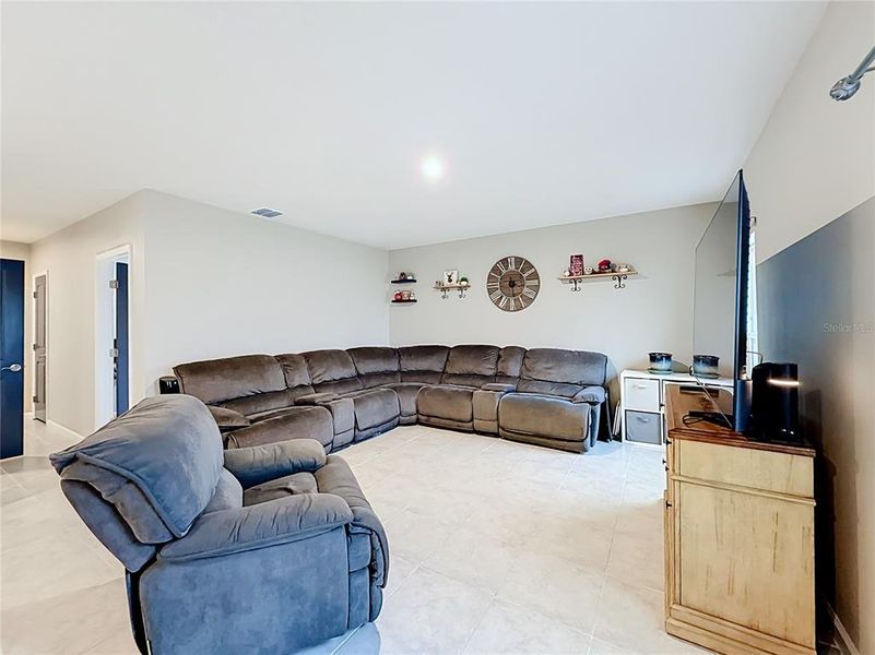Furnished interior view inside a new home in , Sumterville (Image 38).
