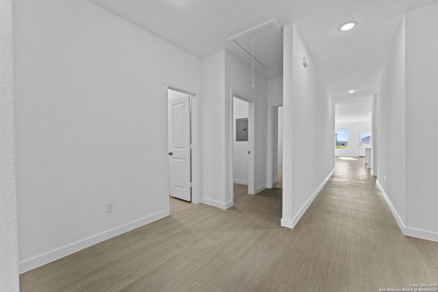 Spacious, unfurnished interior of a new home in , New Braunfels (Image 18).