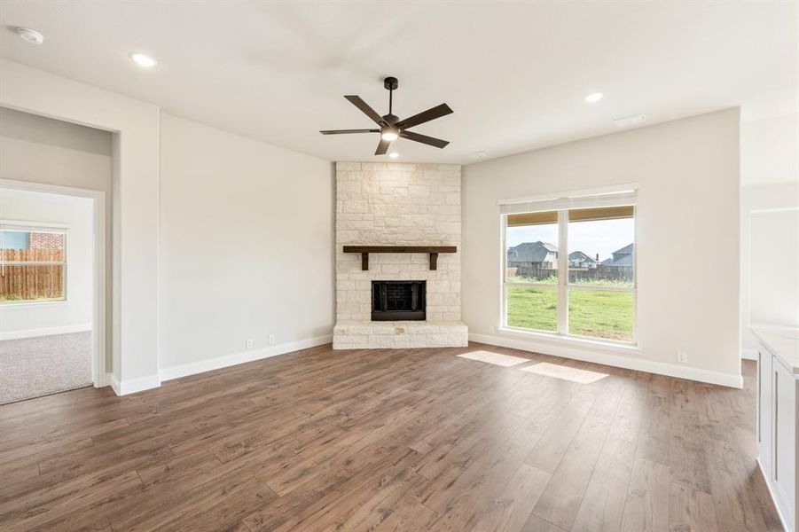 Spacious, unfurnished interior of a new home in Coyote Crossing, Godley (Image 22).