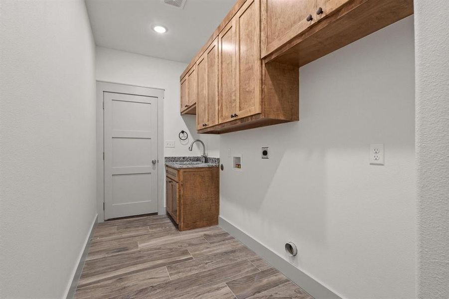 Furnished interior view inside a new home in , Howe (Image 14).