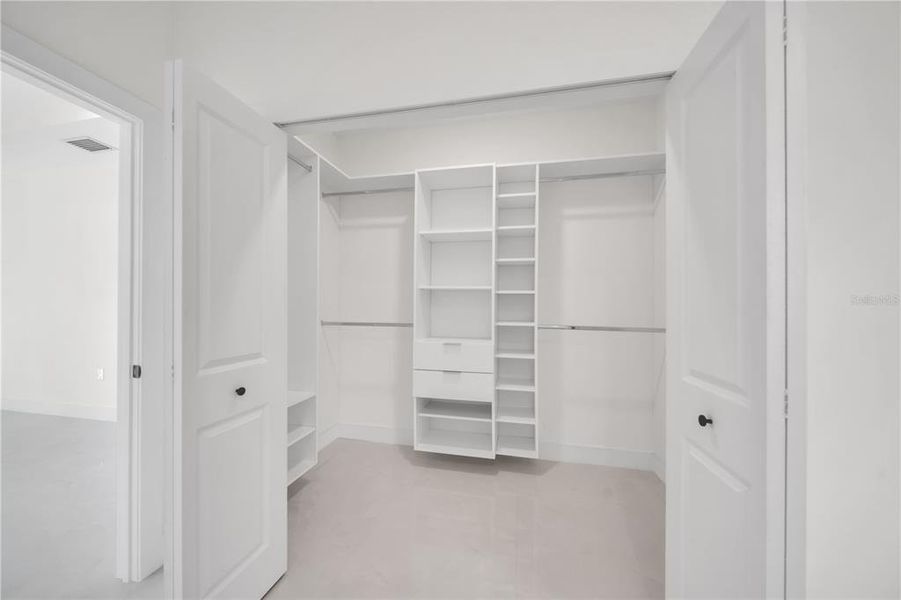 Spacious, unfurnished interior of a new home in , Lehigh Acres (Image 41).