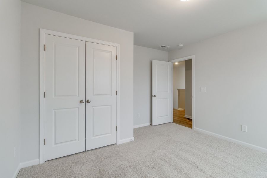 Spacious, unfurnished interior of a new home in Winston Point, Gilbert (Image 29).