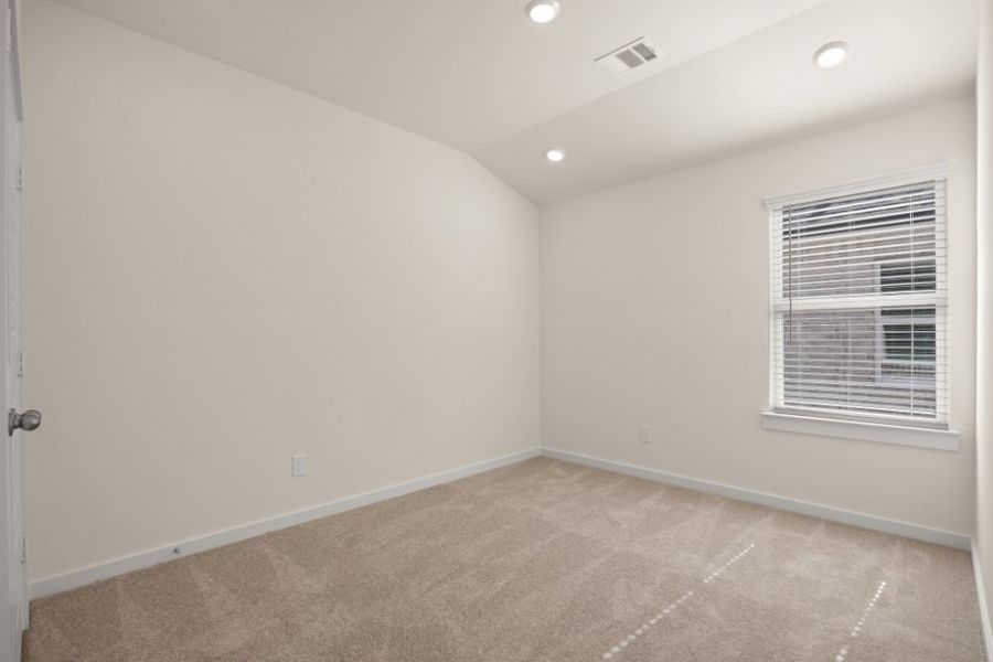 Spacious, unfurnished interior of a new home in Ashland, Houston (Image 25).