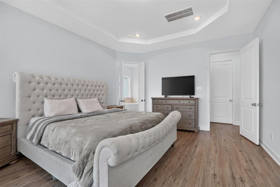 Furnished interior view inside a new home in , Missouri City (Image 8).