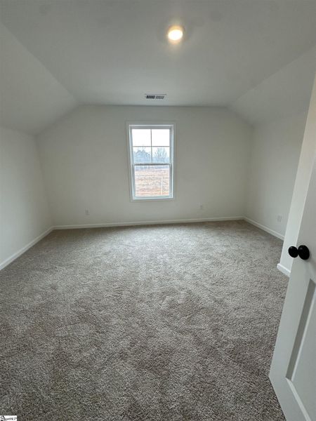 Spacious, unfurnished interior of a new home in Shiloh Trail, Wellford (Image 31).