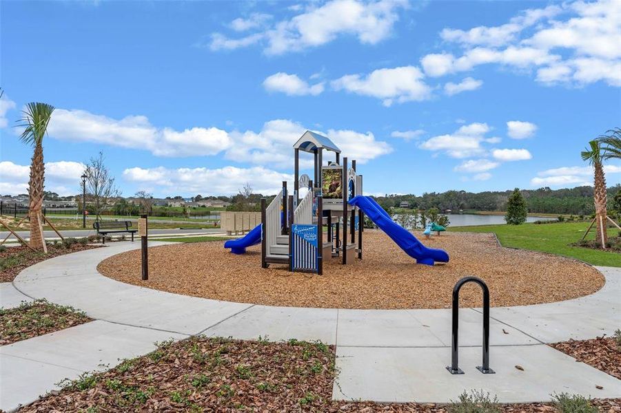 Community amenities in , Tavares (Image 44).