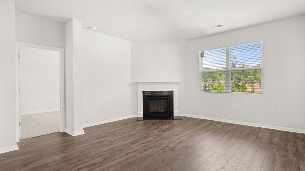 Spacious, unfurnished interior of a new home in Highland Hills, Graniteville (Image 12).