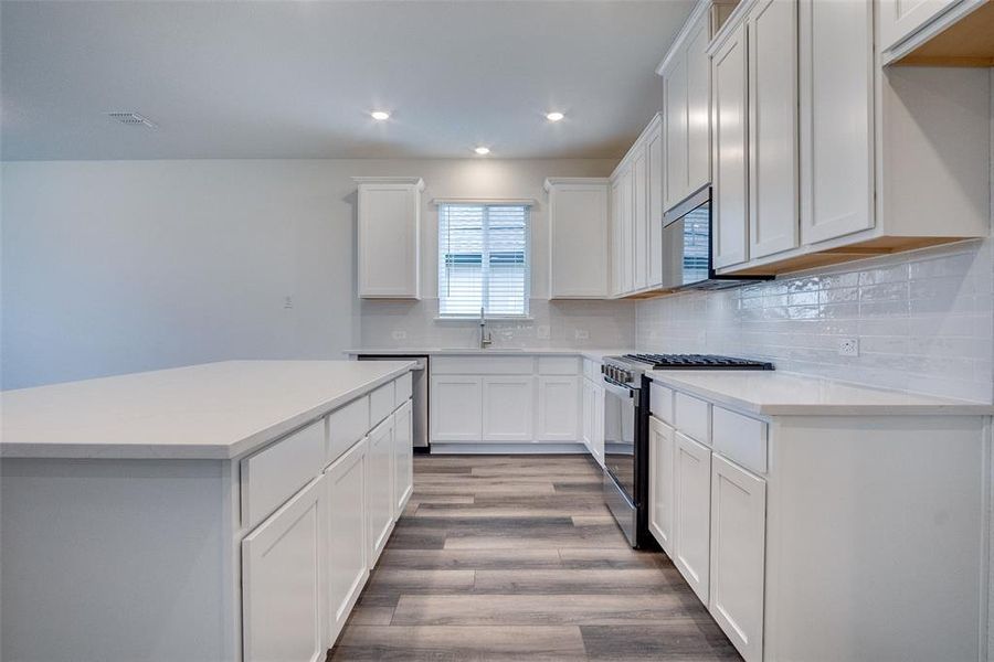 Furnished interior view inside a new home in Sierra Vista at Kelly Ranch, Aledo (Image 5). Furnished interior view inside a new home in Sierra Vista at Kelly Ranch, Aledo (Image 5).