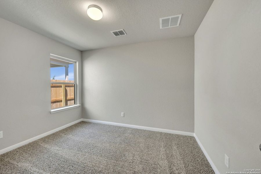 Spacious, unfurnished interior of a new home in Park Place, New Braunfels (Image 21).
