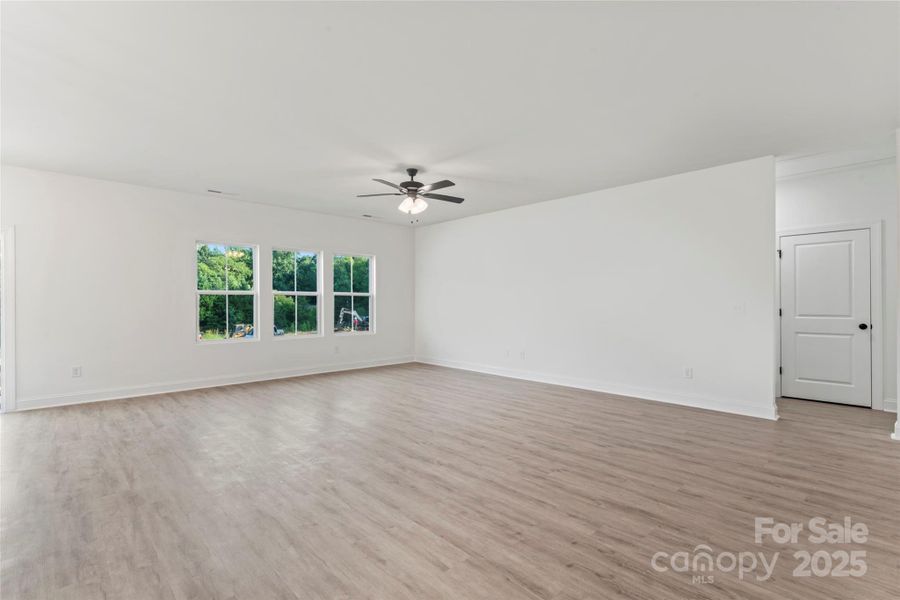 Spacious, unfurnished interior of a new home in , Harrisburg (Image 25).