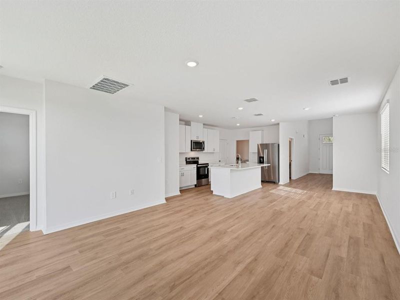 Spacious, unfurnished interior of a new home in Oakfield Trails - Premier Series, Parrish (Image 17).