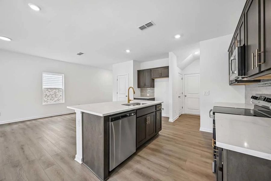 Kitchen featuring Oxford Collection Finishes