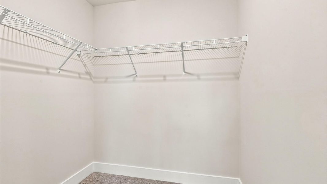 Walk-in Closet Walk-in Closet