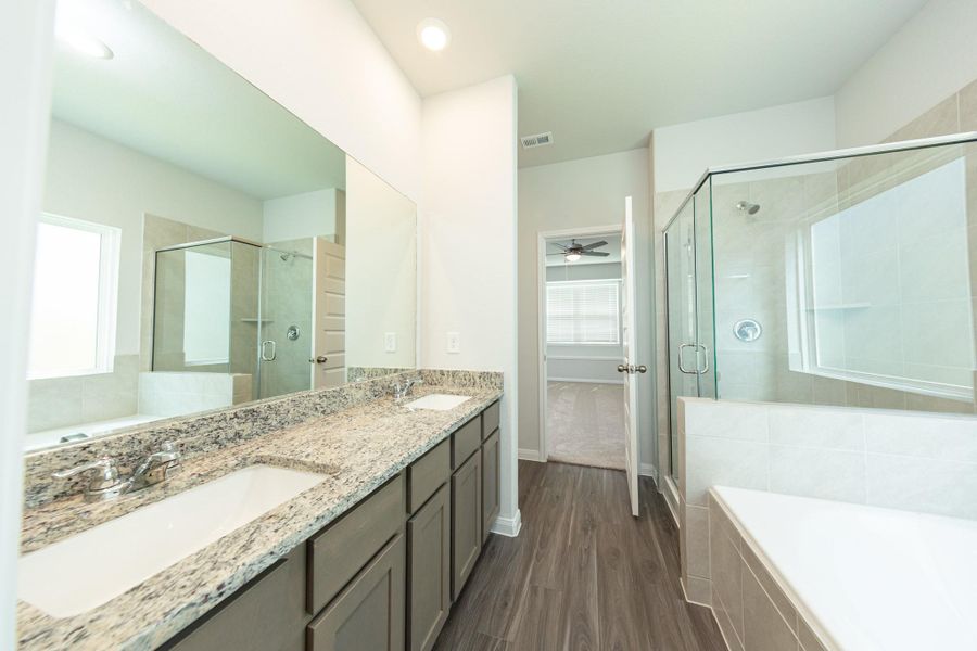 Furnished interior view inside a new home in River's Edge, Conroe (Image 6). Furnished interior view inside a new home in River's Edge, Conroe (Image 6).